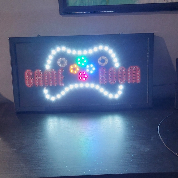 GAME ROOM Game Controller Light Up Flashing LED Sign - Picture 5 of 9